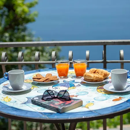 Sospesi Sul Mare Della Costiera Praiano